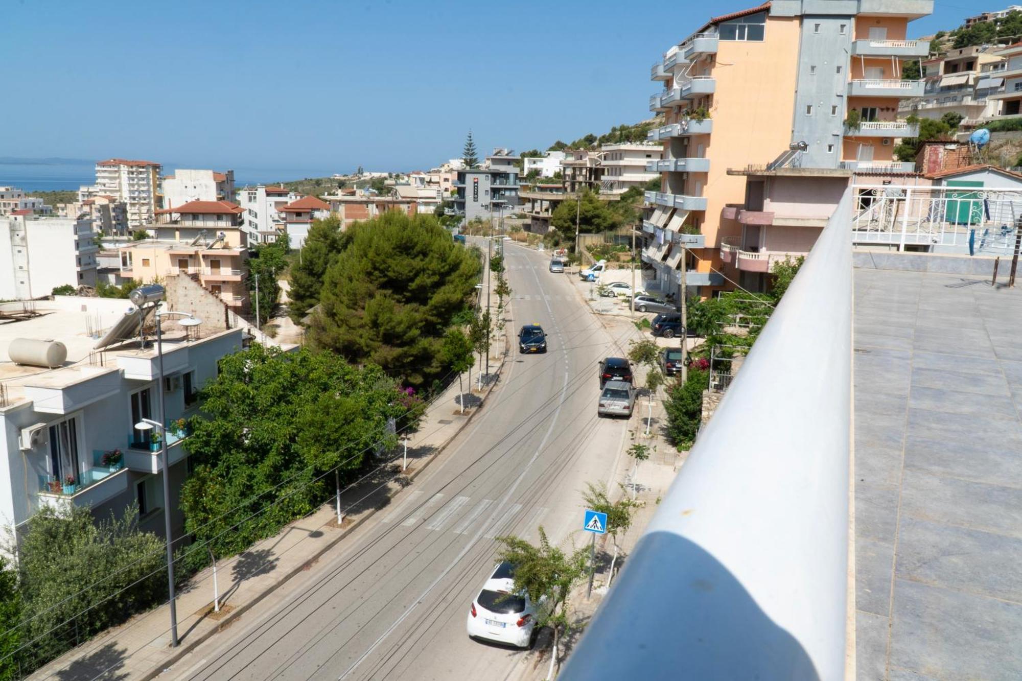 24 * Sarandë
