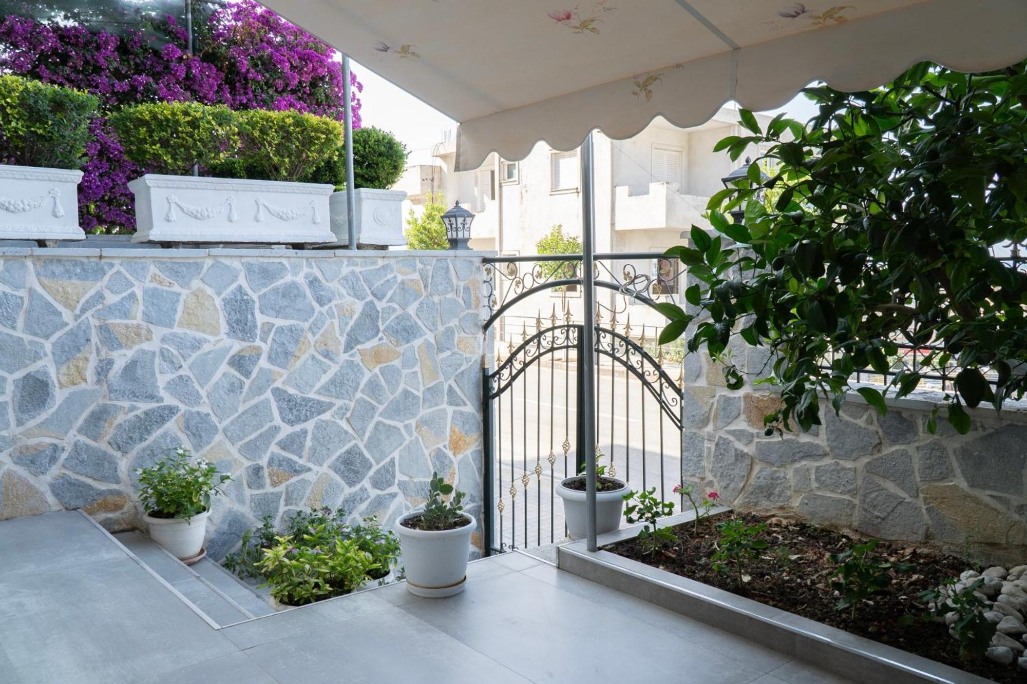 24 Sarandë